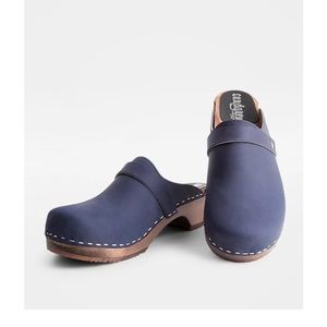 NWOT Sandgrens Tokyo clogs